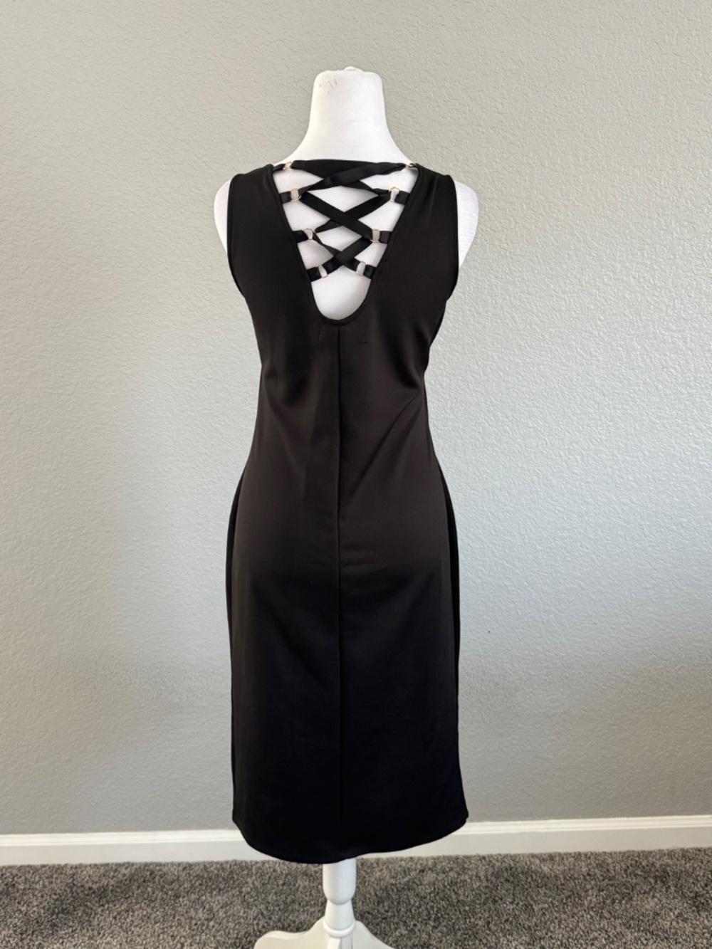 NEW w/ Tag Black Bodycon dress w/gold zipper front & crisscross back Size XLarge - Picture 4 of 9
